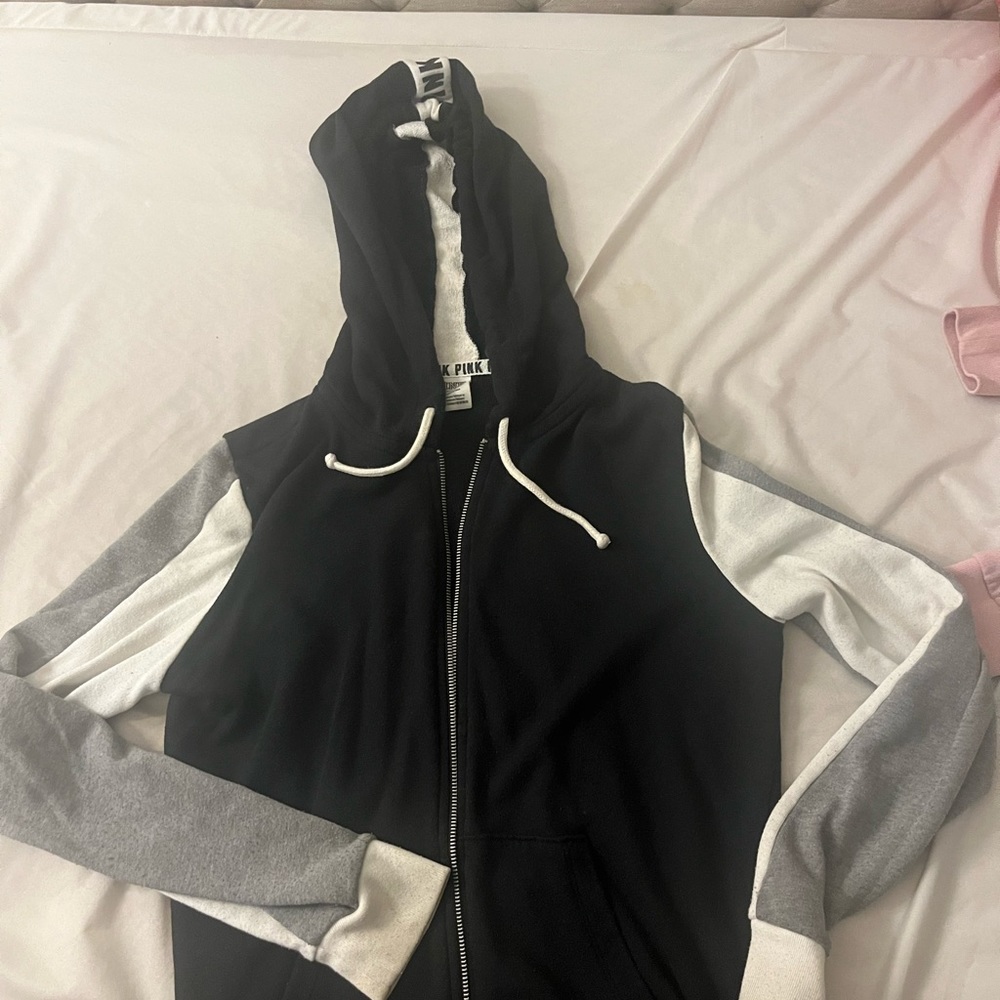 Women’s VS pink sweater